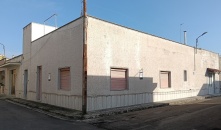 Abitazione indipendente con garage e giardino